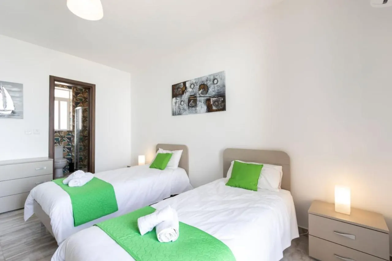 Kalkara - Modern 2 Bedrooms Apt Nb 3 - Happy Rentals 0*,  Malta