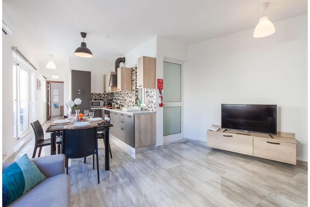 Kalkara - Modern 2 Bedrooms Apt Nb 3 - Happy Rentals