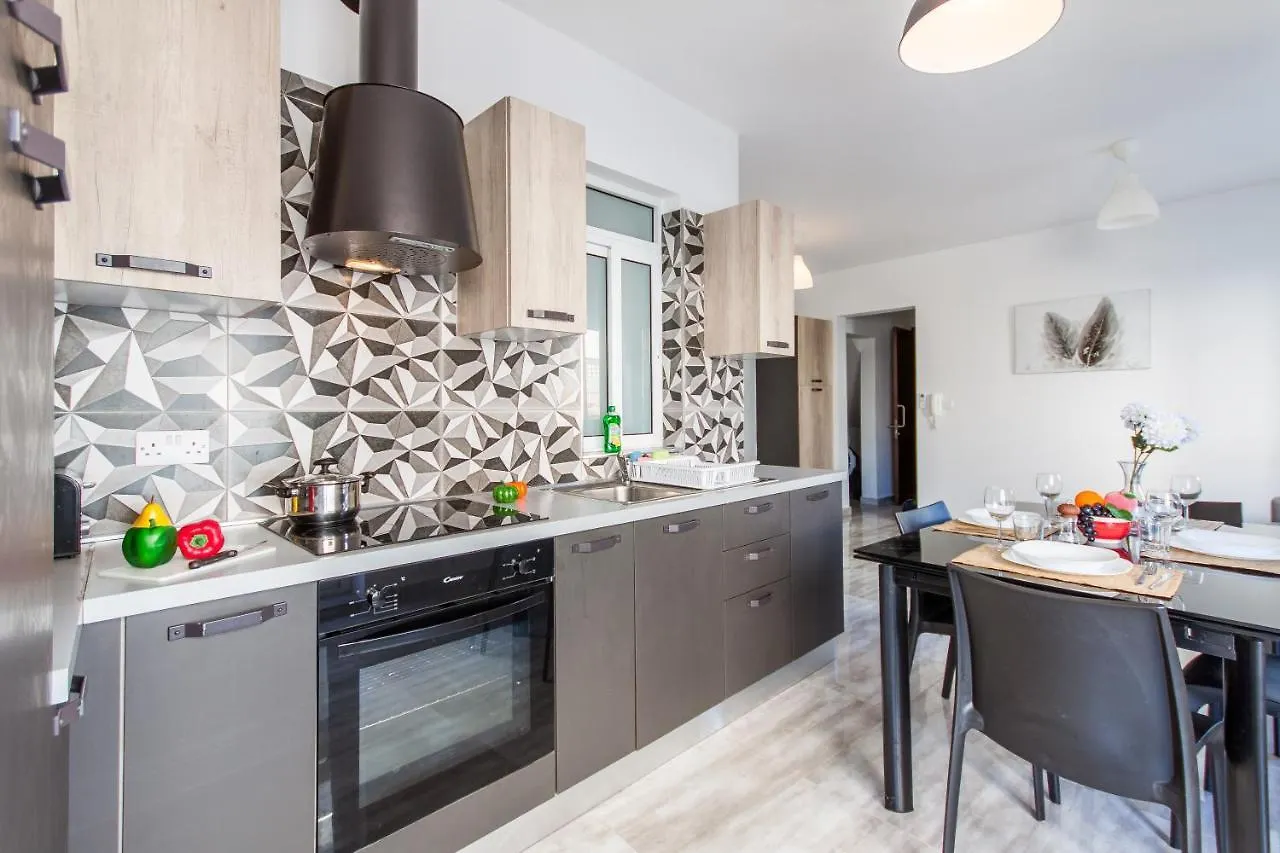 Kalkara - Modern 2 Bedrooms Apt Nb 3 - Happy Rentals